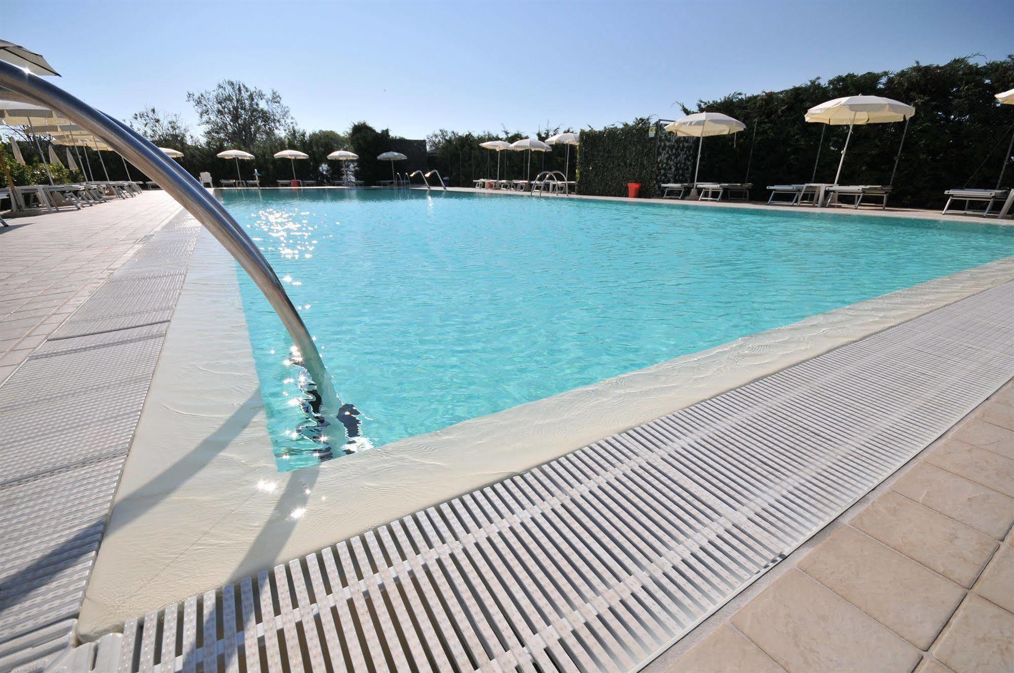 Residence Cleo Llido Degli Estensi Exteriér fotografie